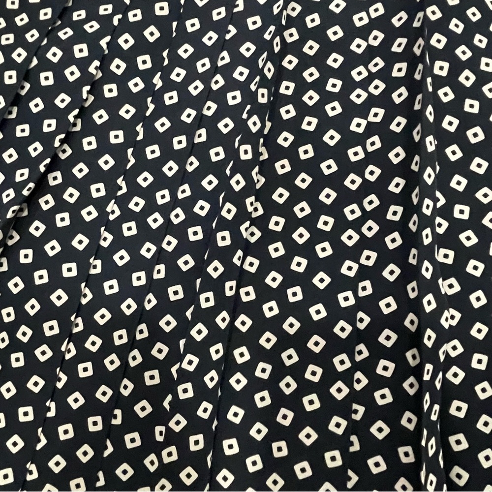 Patterned Skirt - Picture 2 of 7